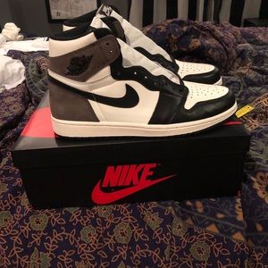 Jordan 1 mocha size 10 men